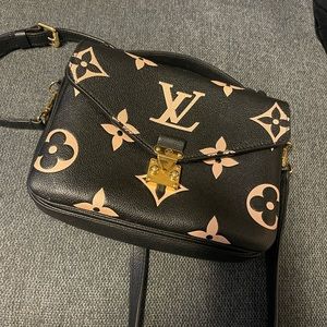 Empreinte Monogram Giant Pochette Metis Black Beige
